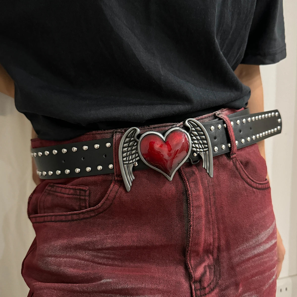 Unisex Jeans Belt Red Heart Wings Goth Y2k Fashion Belts For Women High Quality Luxury Brand Rivet Punk Accessory Men Waistband