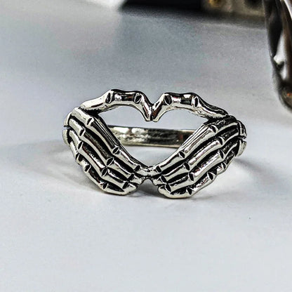 Vintage Gothic Heart Rings Set For Women Men Punk Playing Card Spades Geometric Hollow Butterfly Ring Retro Finger Ring Jewelry