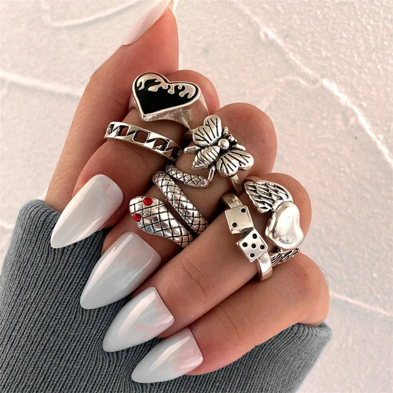 Vintage Gothic Heart Rings Set For Women Men Punk Playing Card Spades Geometric Hollow Butterfly Ring Retro Finger Ring Jewelry