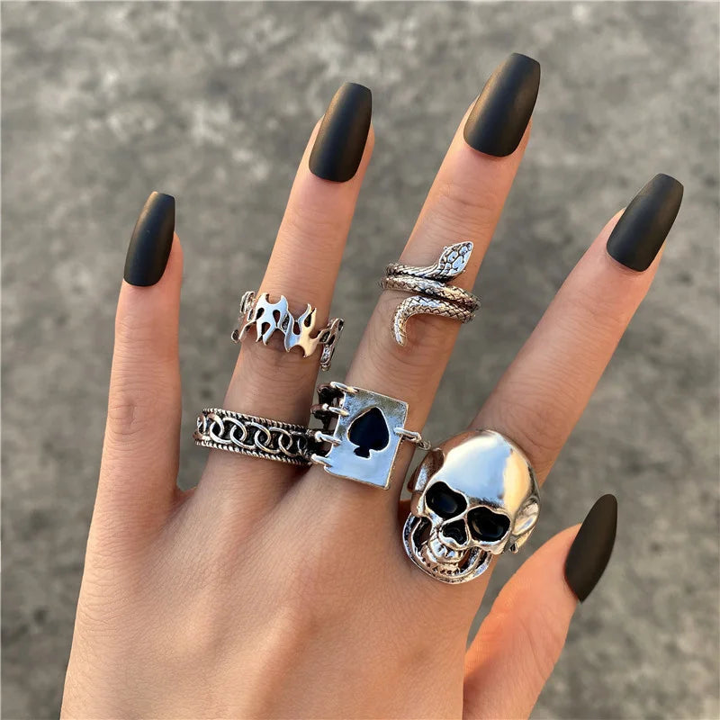 Vintage Gothic Heart Rings Set For Women Men Punk Playing Card Spades Geometric Hollow Butterfly Ring Retro Finger Ring Jewelry